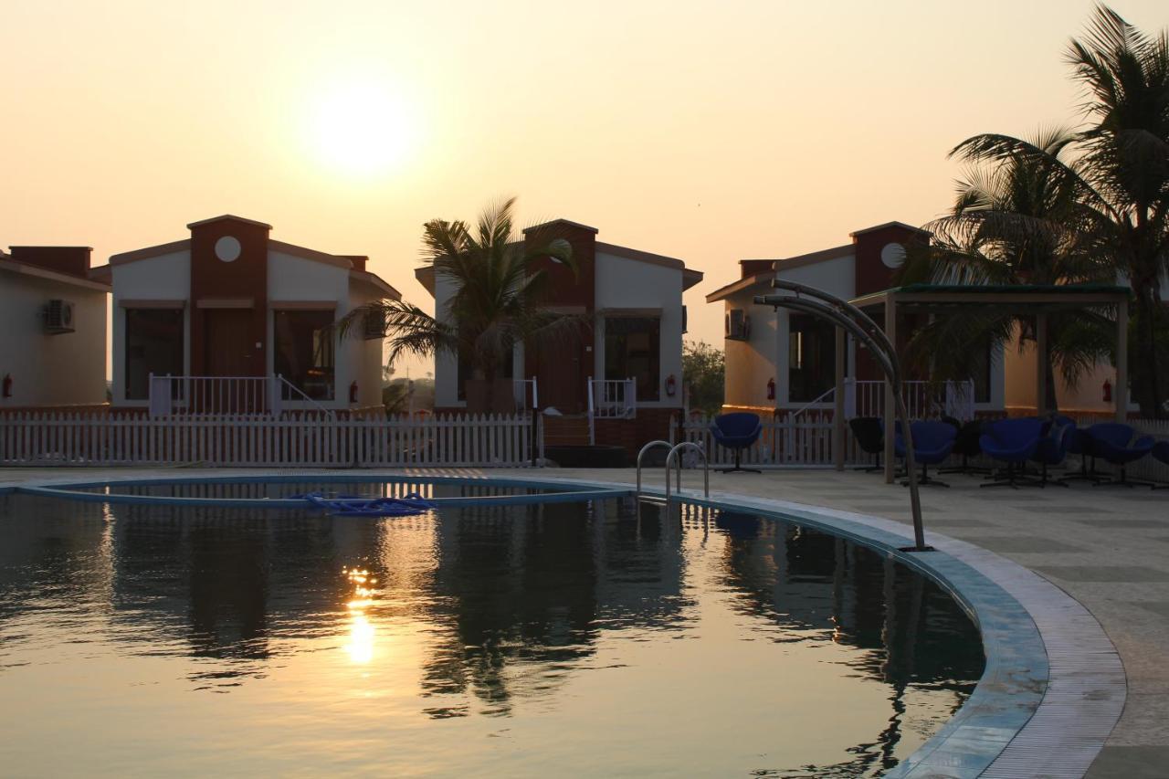 Flamingo Club And Resort Una 3 Km Away From Diu Check Post Εξωτερικό φωτογραφία