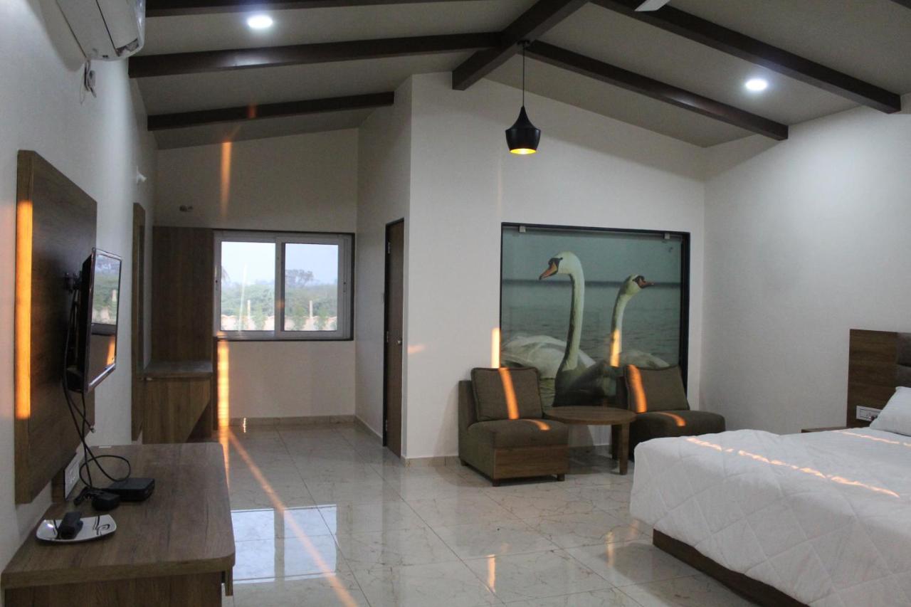 Flamingo Club And Resort Una 3 Km Away From Diu Check Post Εξωτερικό φωτογραφία